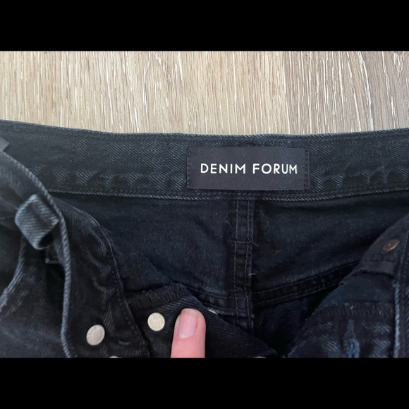 Aritzia Denim Forum- Yoko Short - Picture 3 of 5